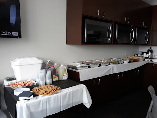 Squeek's Catering Corner - Visual