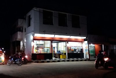 Photos of Iqbal Hotel