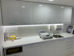 Photo n°2 de Dr Diana Popescu - Chirurgien-dentiste à Annecy (Dentiste)