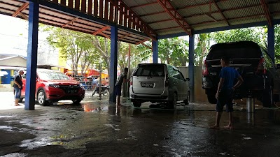 photo of cuci mobil gorontalo TOP rekomen aped