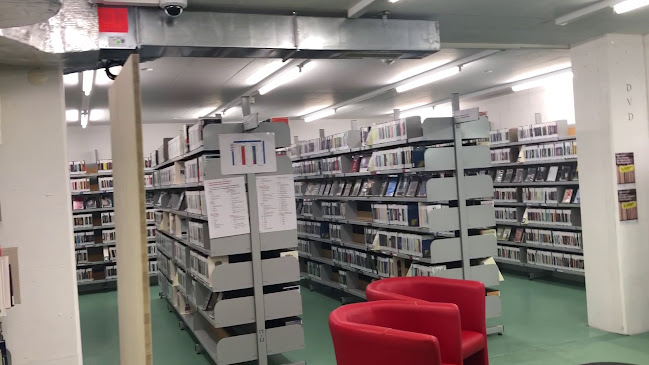 Rezensionen über Kantons- und Universitätsbibliothek Freiburg in Val-de-Ruz - Buchhandlung