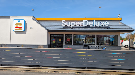 SuperDeluxe - Visual