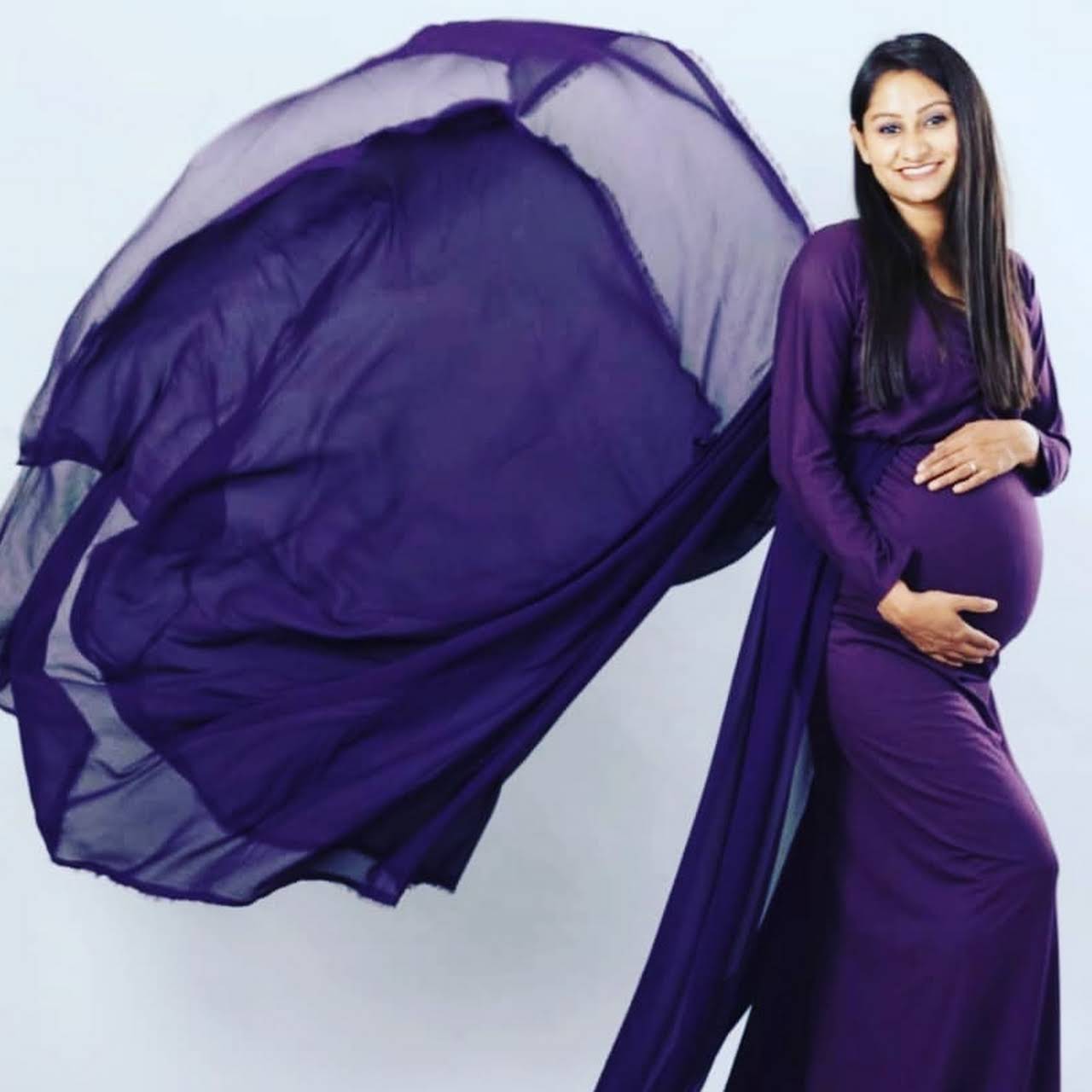 maternity photoshoot gowns online india