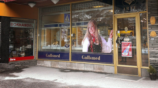 Gullsmed K.E. Sando as