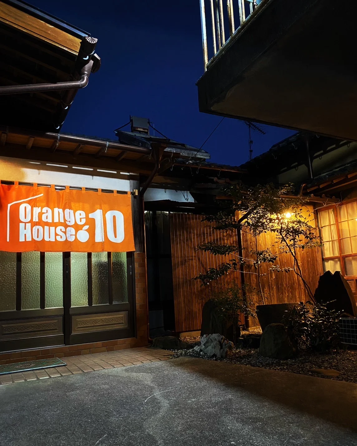 Orange House10