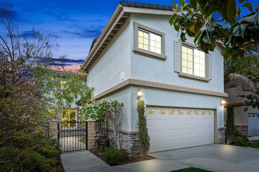 Arthur Cervantes, Broker 01984162 - Thumbnail