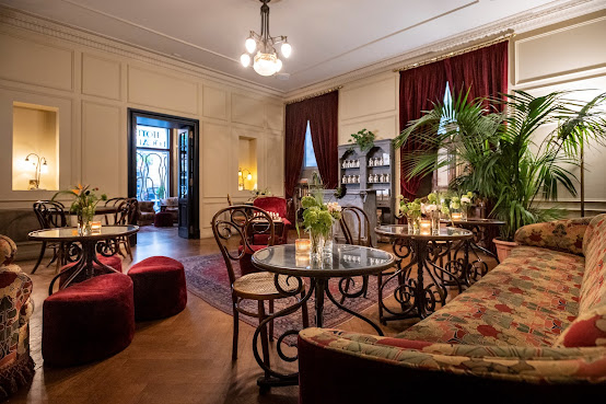 Hotel Locarno by null