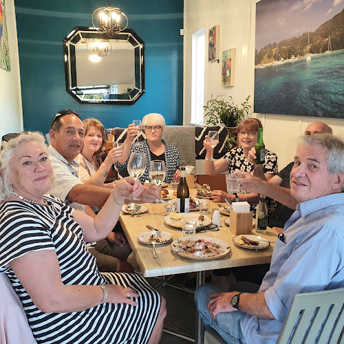 Weta Cafe - Restaurant