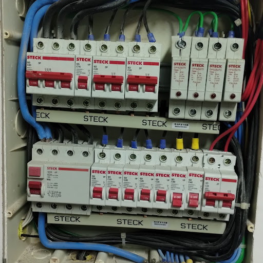 ELETRICISTA EMERGENCIAL E REFRIGERAÇÃO