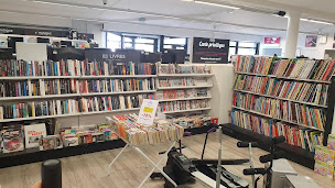 Photo n°7 de Cash Converters La Chapelle-Saint-Aubin à La Chapelle-Saint-Aubin (Vidéo club)