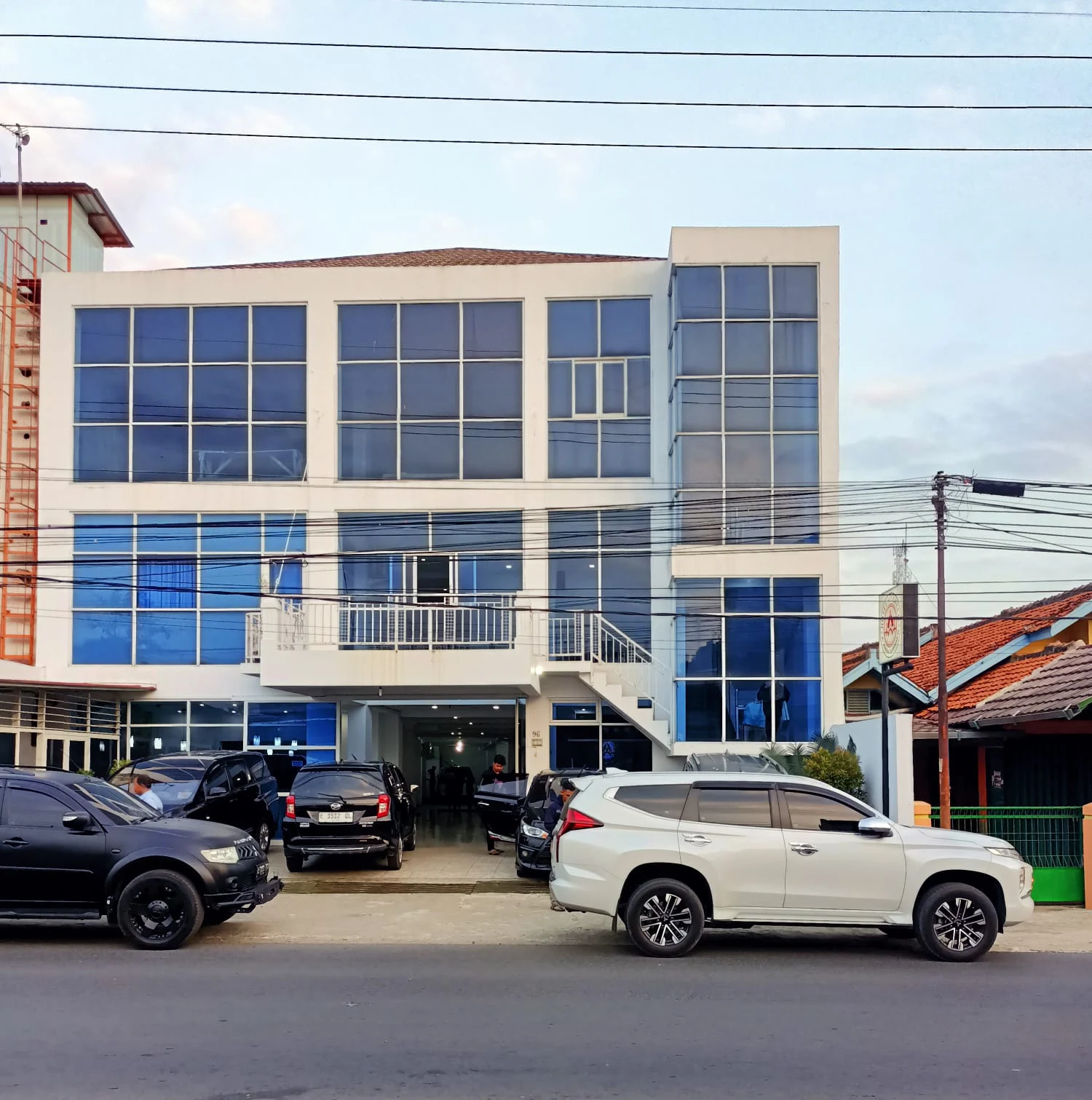 HOTEL 512 GEULIS