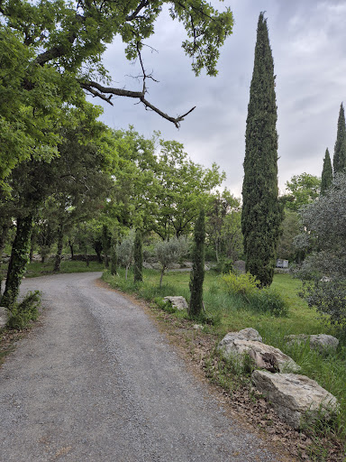 Photo de Roulottes et Cabanes de Saint Cerice / gite, HEBERGEMENT, cabane INSOLITE, SPA privatif et SAUNA en ARDECHE à Vogüé (07200)