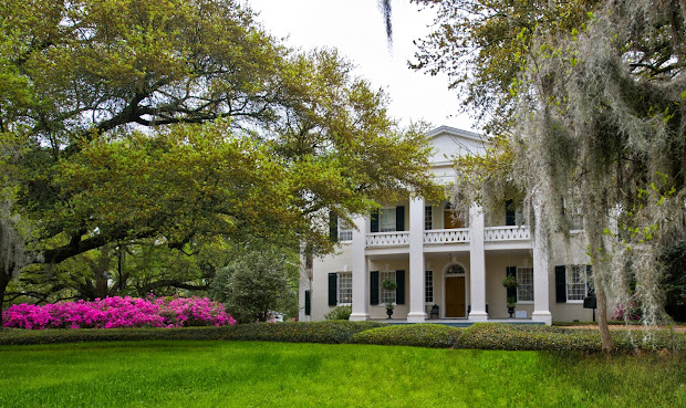 Monmouth Historic Inn & Gardens by null