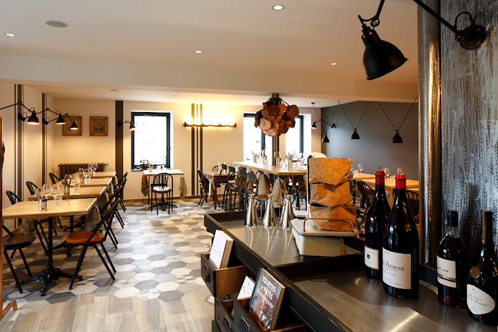 Joséphine à Table by null