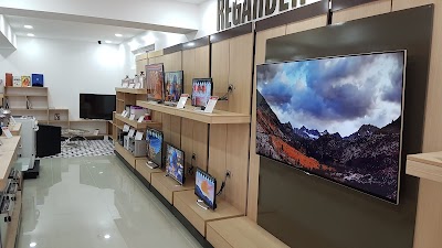 Photos of Brandt Store B&eacute;jaia Derradji