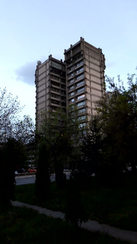 ЖОЛИО КЮРИ - Куриерска услуга