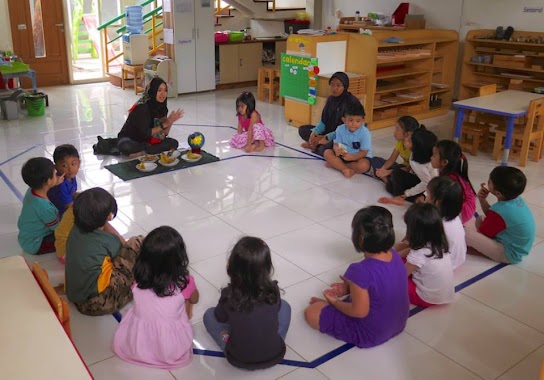 Green Montessori School, Author: Green Montessori School