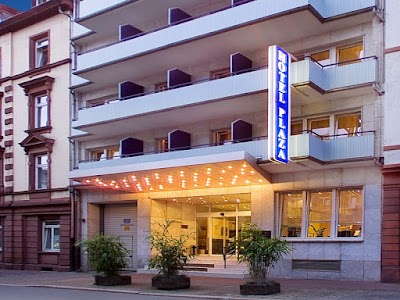 Photos of Favored Hotel Plaza Frankfurt