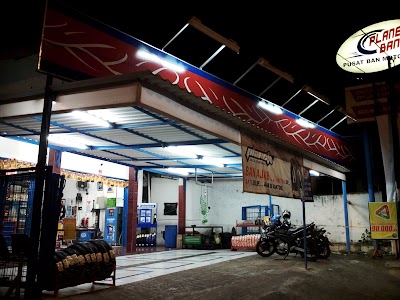 Photos of Planet Ban Ipik Gandamanah