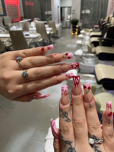 Zen Nail Bar interior view