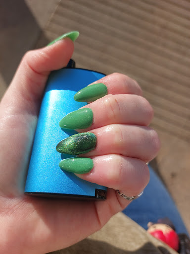 Tracy's Nails - Visual
