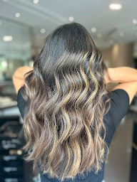 Photo n°18 de L'éloquence coiffure à Nice (Salon de coiffure)