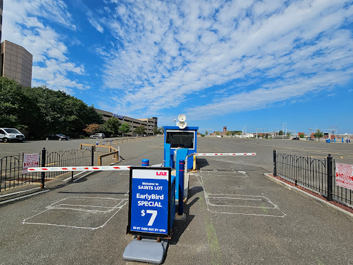 271-337 Ann St Parking