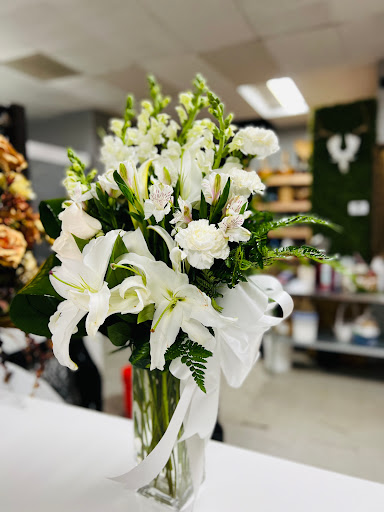 Flaviana's Flower Shop and Gifts - Thumbnail