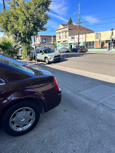Lincoln Ave. Coin Laundry