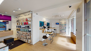 Photo n°16 de Boutique SFR Saint Denis à Saint-Denis (Opérateur téléphonique)