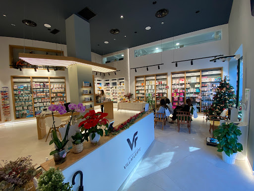 Farmacia Villafuerte Ldos. Luis y Marta Espinosa González. Especialistas en Cosmética, Fórmulas - Thumbnail