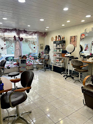 Photo n°2 de Coiffure Bonneau à Le Creusot (Salon de coiffure)