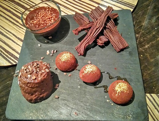 Metro Bistro - Templo de Debod