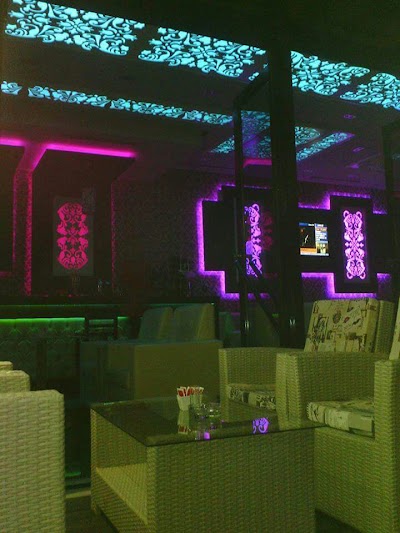 Photos of FAMOUS BAR