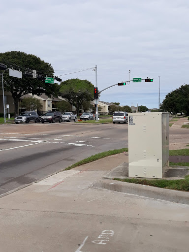 Wilcrest Dr @ South Dr - Thumbnail