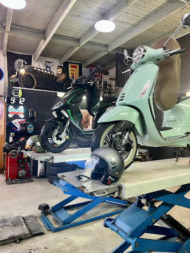 Garage Magic Car - Thumbnail