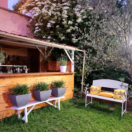 Photo de Gîte et Maison d'hôtes des 2 chênes à Bessenay (69690)