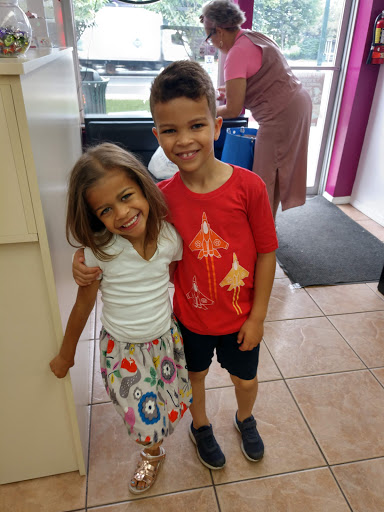 Maribelle’s Unisex Beauty Salon Gallery - United States