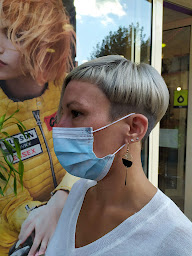 Photo n°12 de Coiffure Véronique à Montalieu-Vercieu (Salon de coiffure)