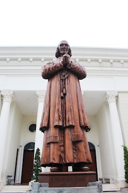 Gereja Katolik St. Yohanes Maria Vianney, Author: Antonius Beny