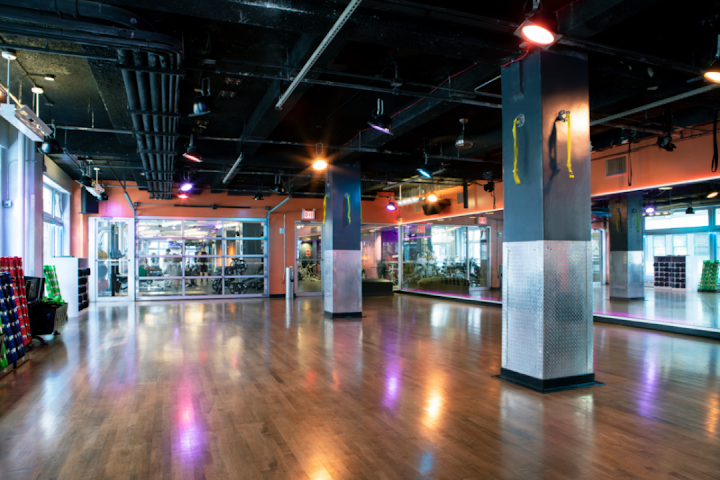 Crunch Fitness - 38th Street by null