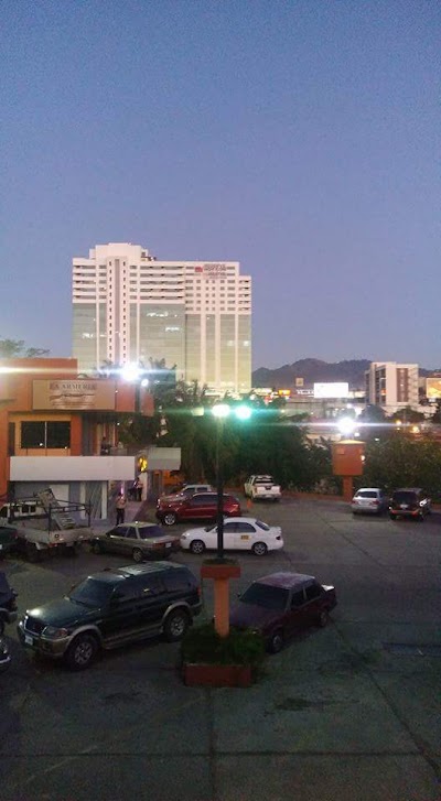 Photos of Centro Comercial Lomas de Boulevard