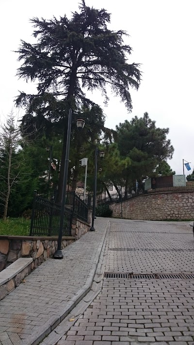 Akçakoca Bey Anıtı