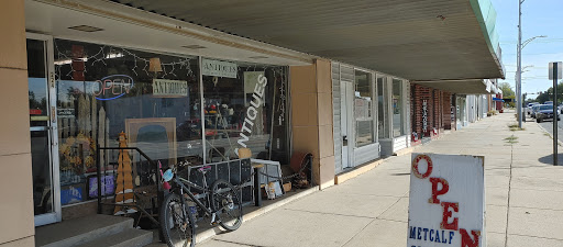 Metcalf Sisters Antiques