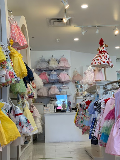 Tres Elegant formerly Luan's Dress Shop - Thumbnail