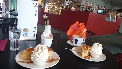 Photos of Caf&eacute; Milan&oacute;