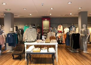 Photo n°13 de Bréal à Tassin-la-Demi-Lune (Magasin de vêtements pour femmes)