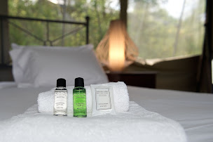 Photo n°12 de Glamping de Charme - AUX LODGES DU MAS DE NADAL, Sauliac-sur-Célé à Sauliac-sur-Célé (Bar à vin)