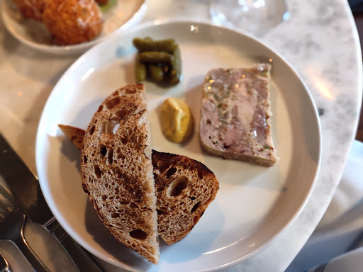 Milly's Bistro - Visual