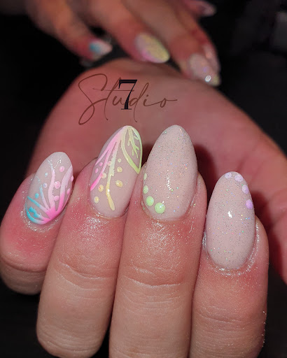 Studio 7 - Nails & Beauty